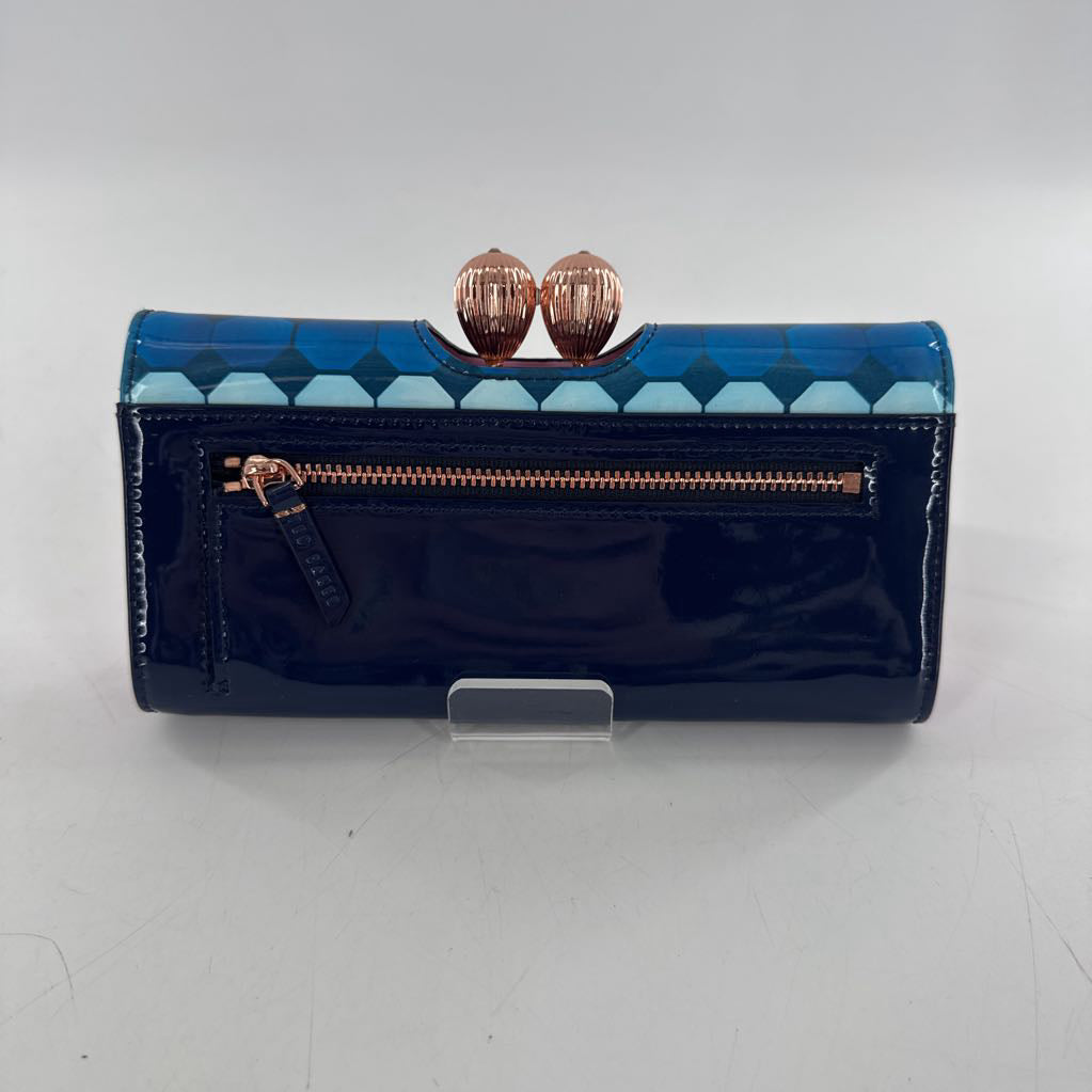 R165 patent octagonal/geometric print wallet/clutch