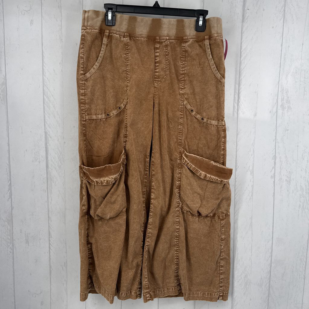 L pull-on cargo pocket crop pant