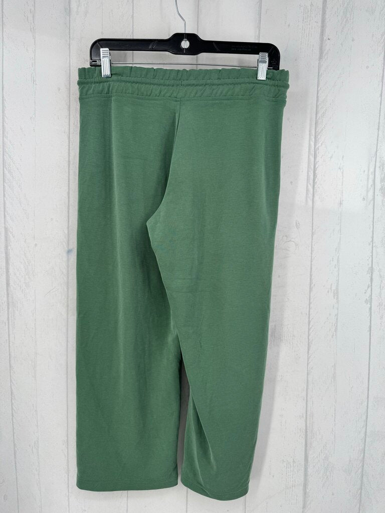S pull-on crop pant