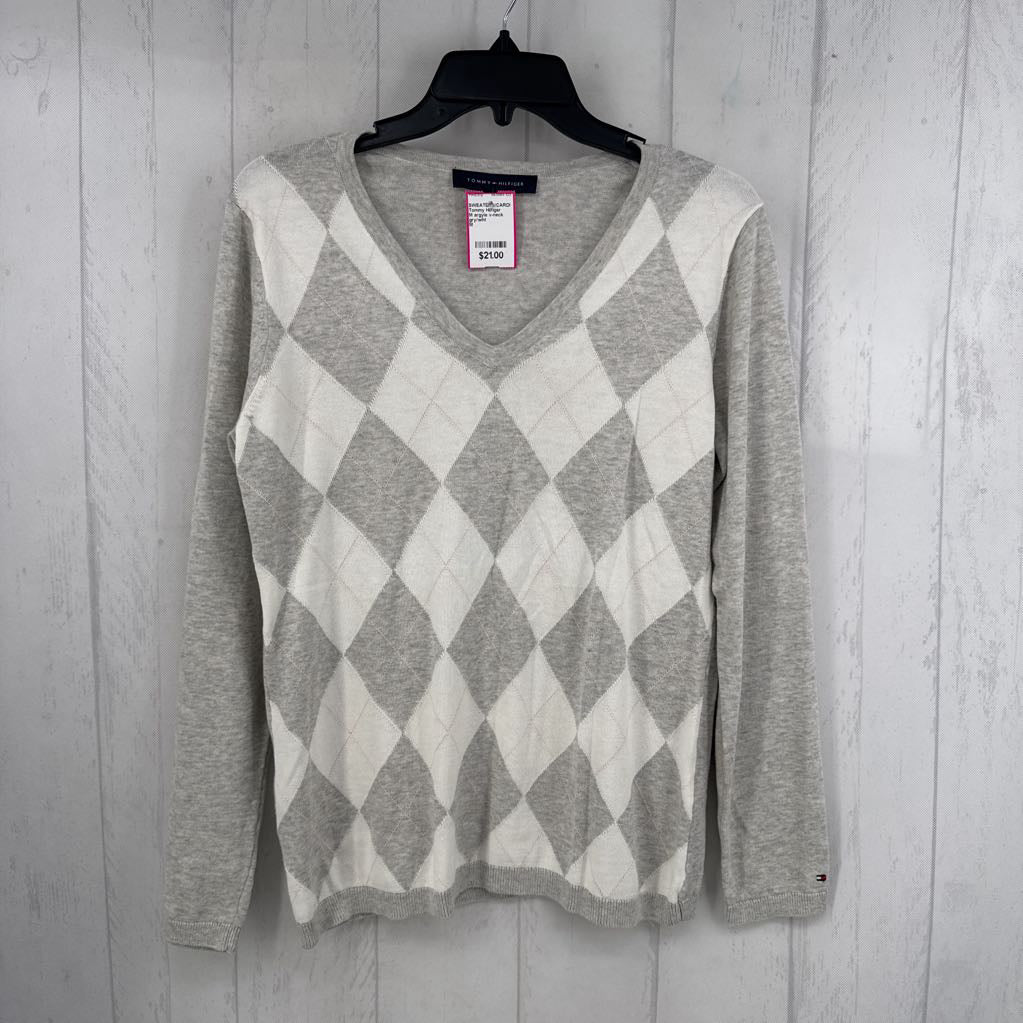 M argyle v-neck sweater