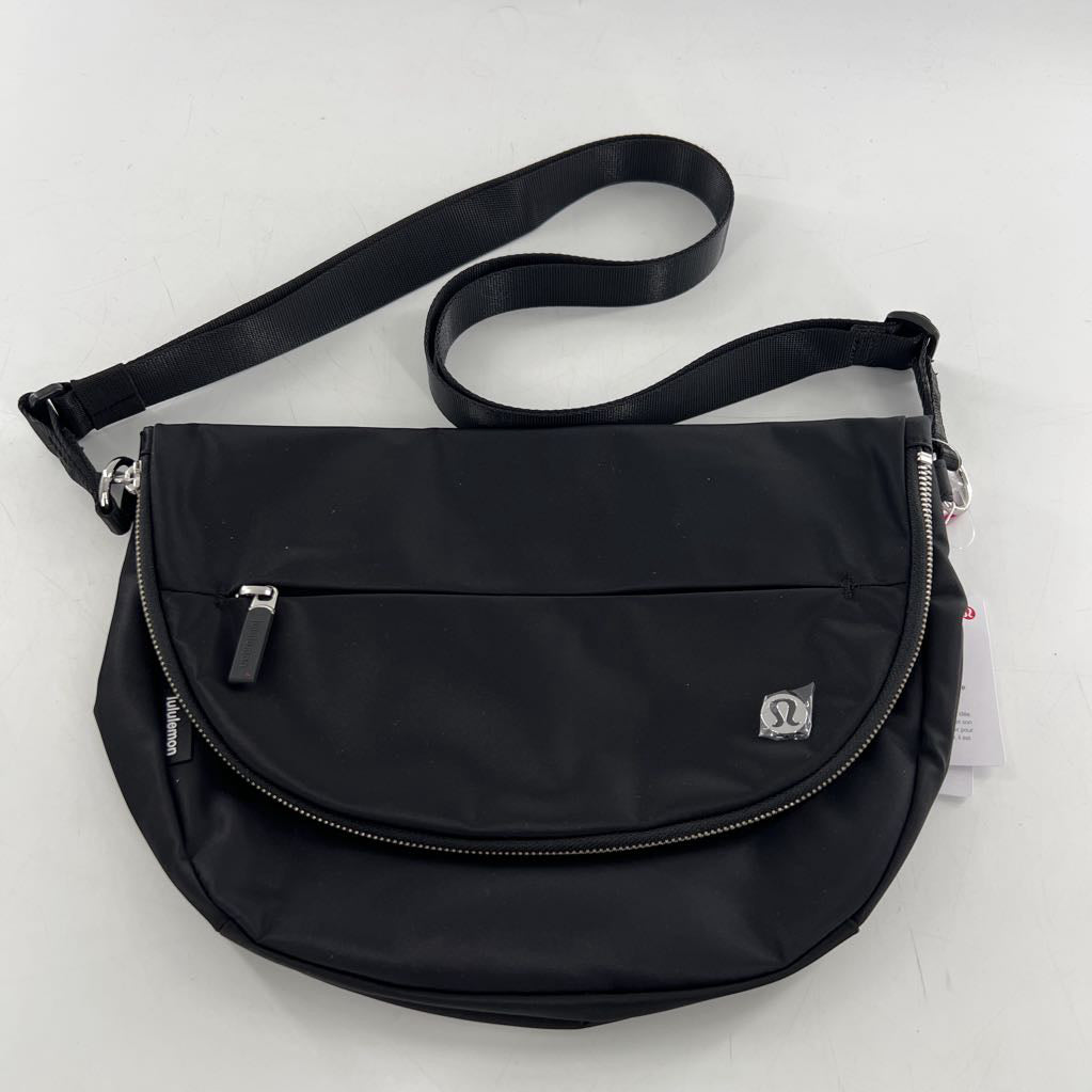 nylon water repellent zipper main compartment crossbody