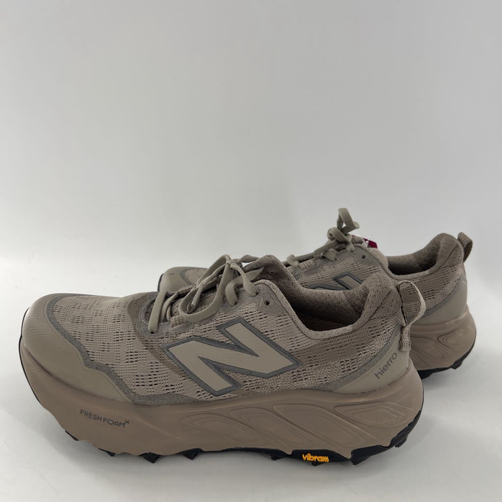 8.5 lace-up sneaker