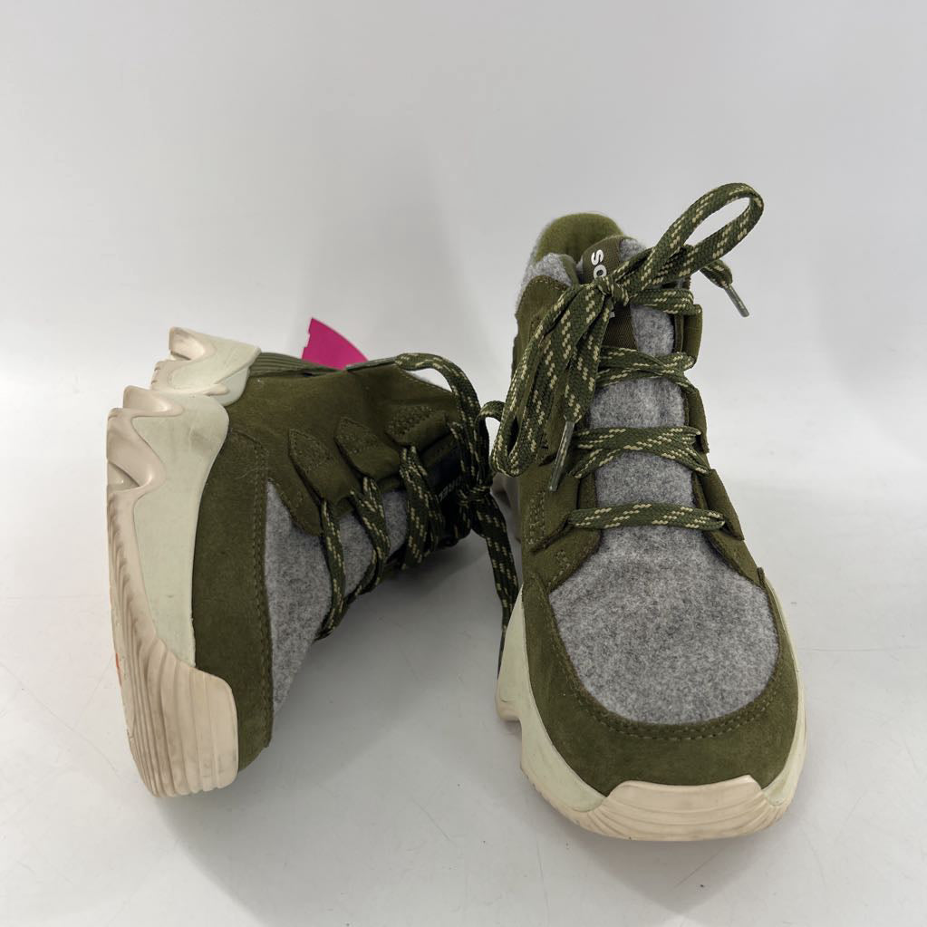 7.5 hiking boot