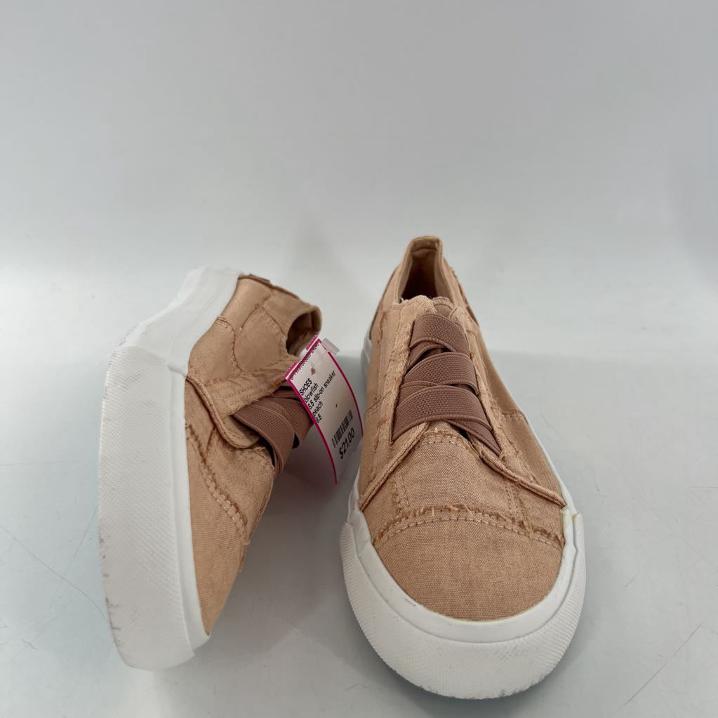 8.5 slip-on sneaker