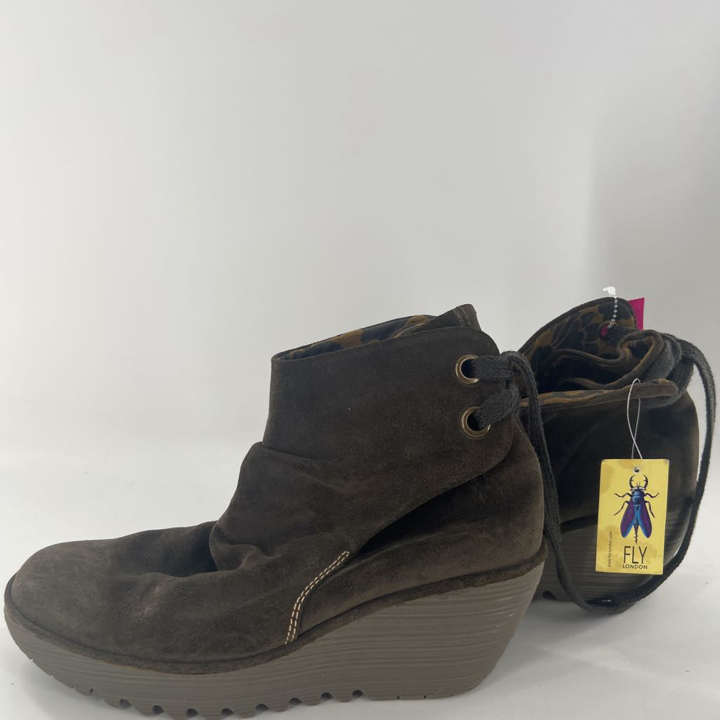 9/9.5 slouchy wrap around lace detail wedge ankle boots