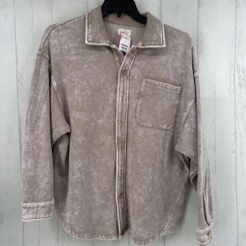 M Acid-wash button down l/s top