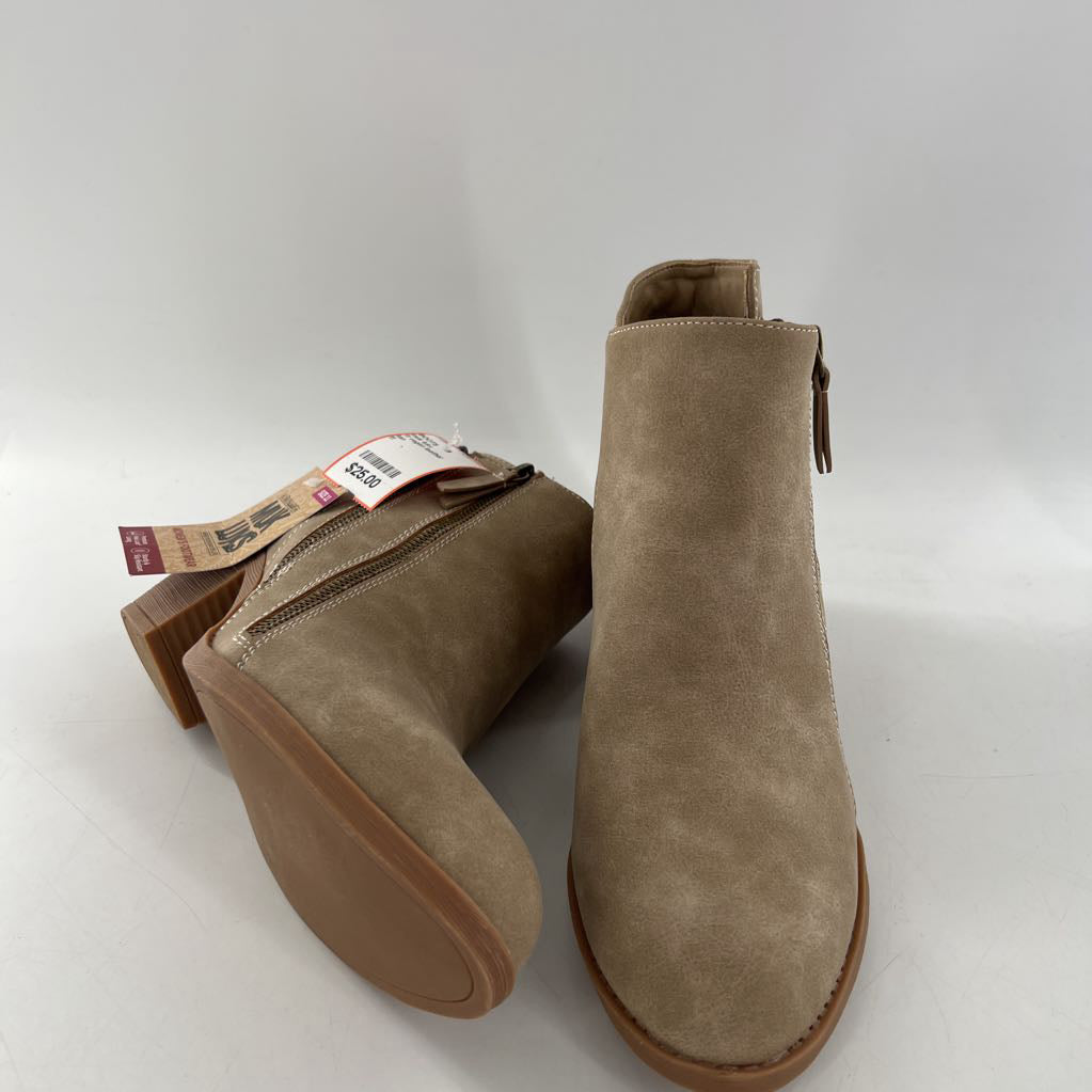 11 vegan leather ankle boot