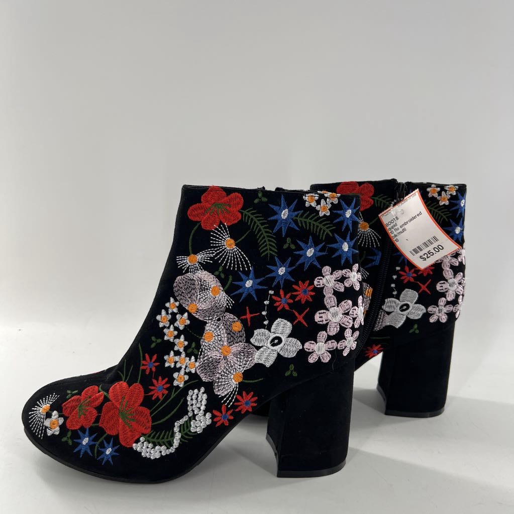 10 flo embroidered ankle boot