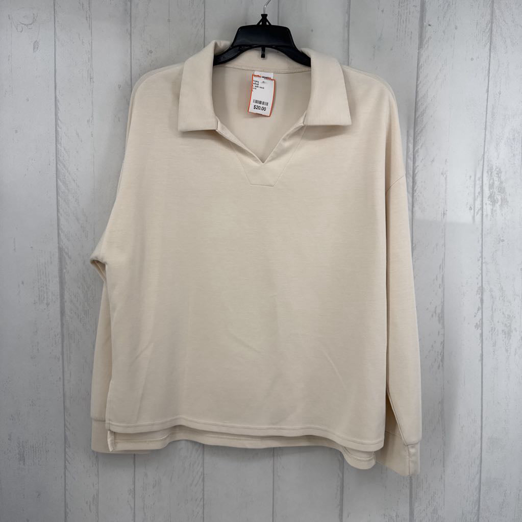 L split neck collared l/s top