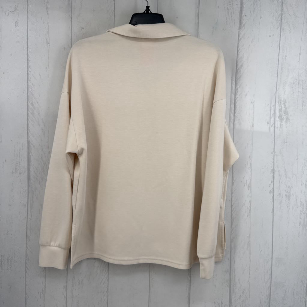 L split neck collared l/s top