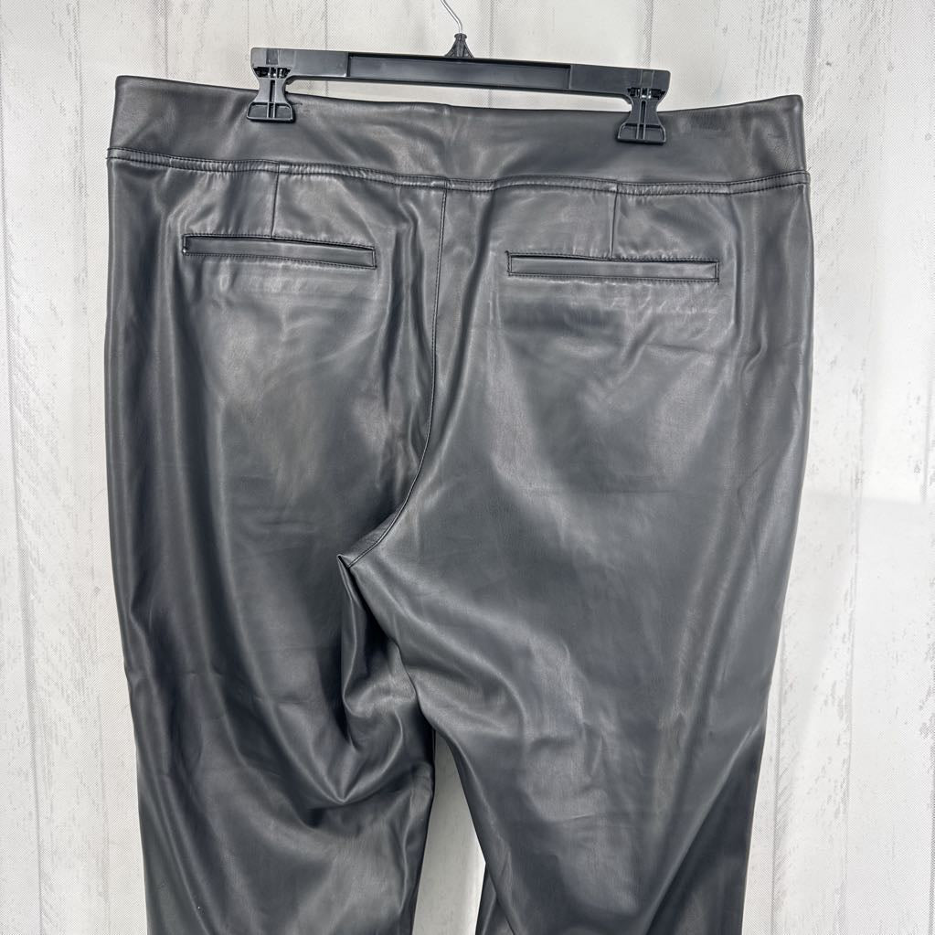 XL faux leather pant