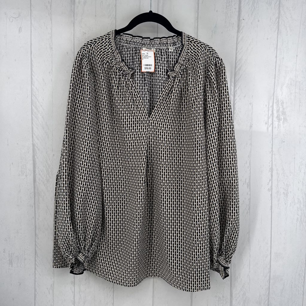 1X printed notch neck l/s top