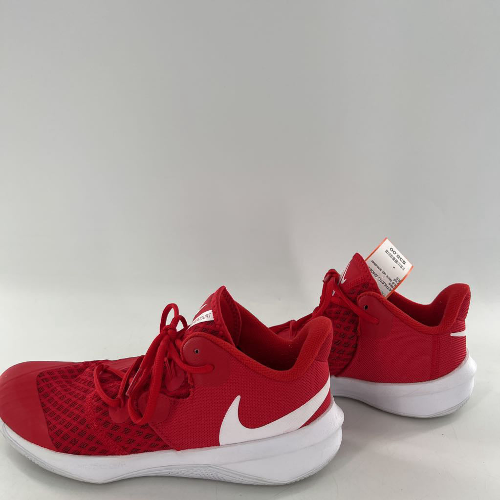 8.5 lace-up sneaker