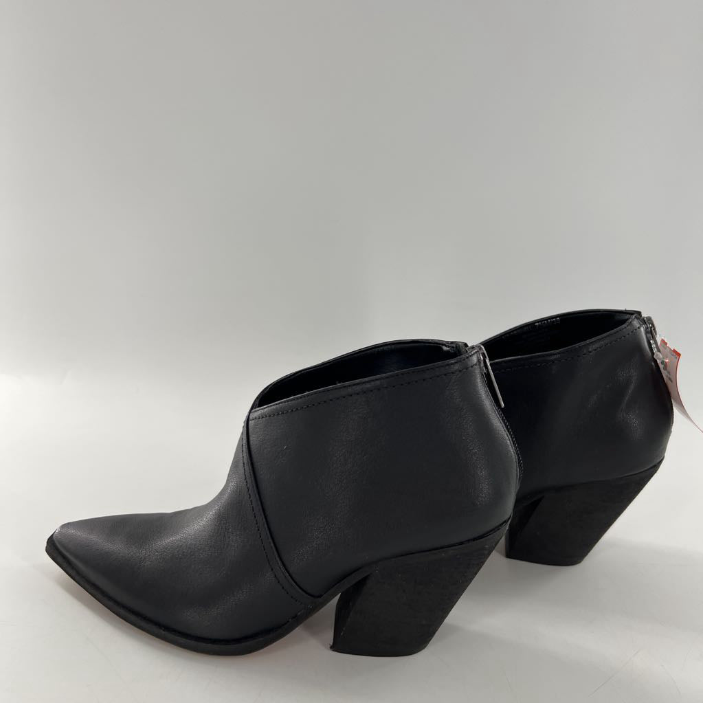 7.5 Grishell Pointed Toe leather ankle bootie