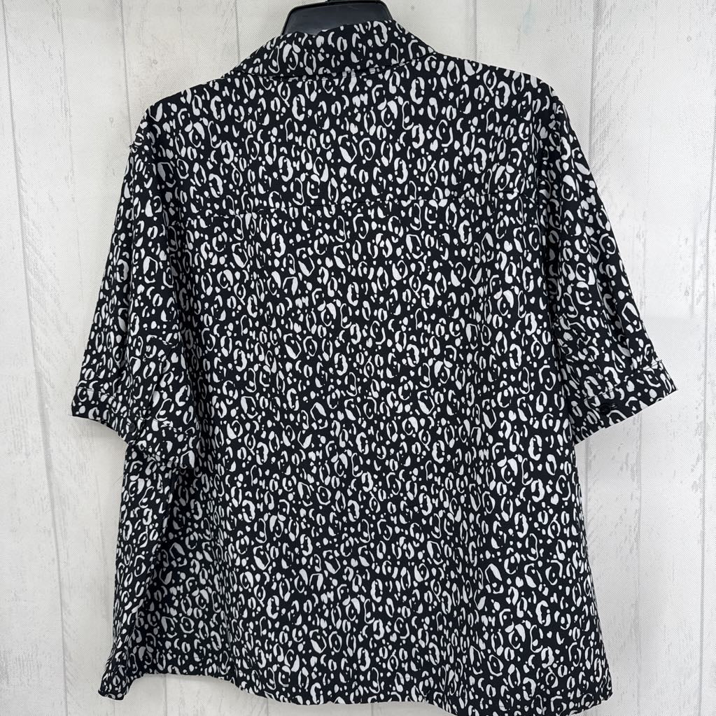 18 animal print button down s/s top