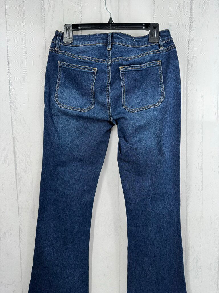 8 low-rise bootcut jean