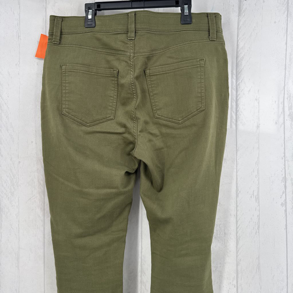 10 mid-rise chino