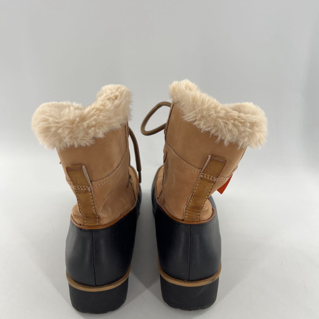 6 faux fur lined weatherproof boot