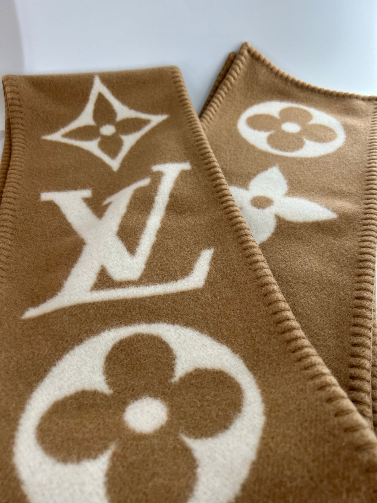 100% cashmere sweet dreams scarf