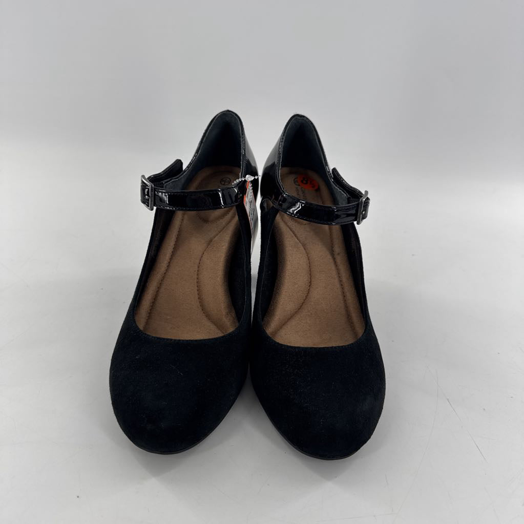 8.5 faux suede patent mary jane pumps