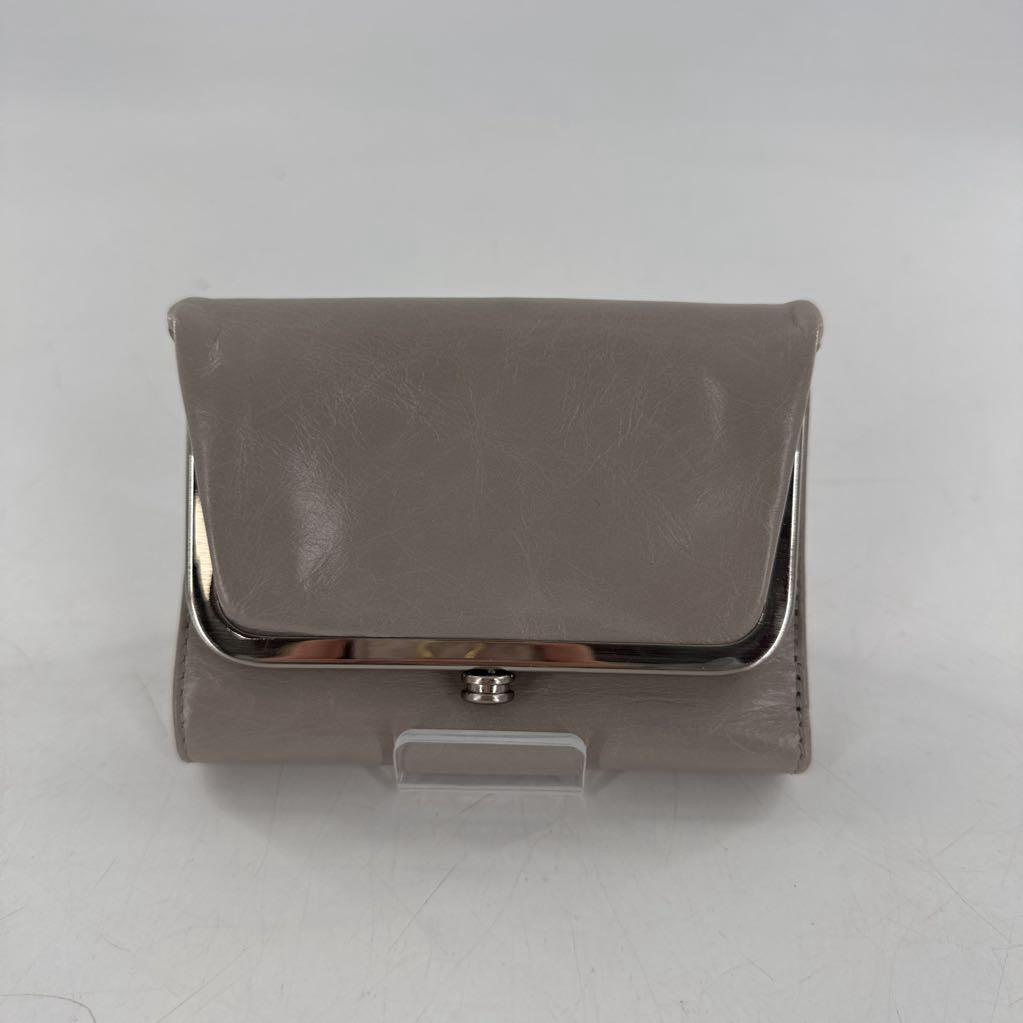 tri-fold kiss lock wallet
