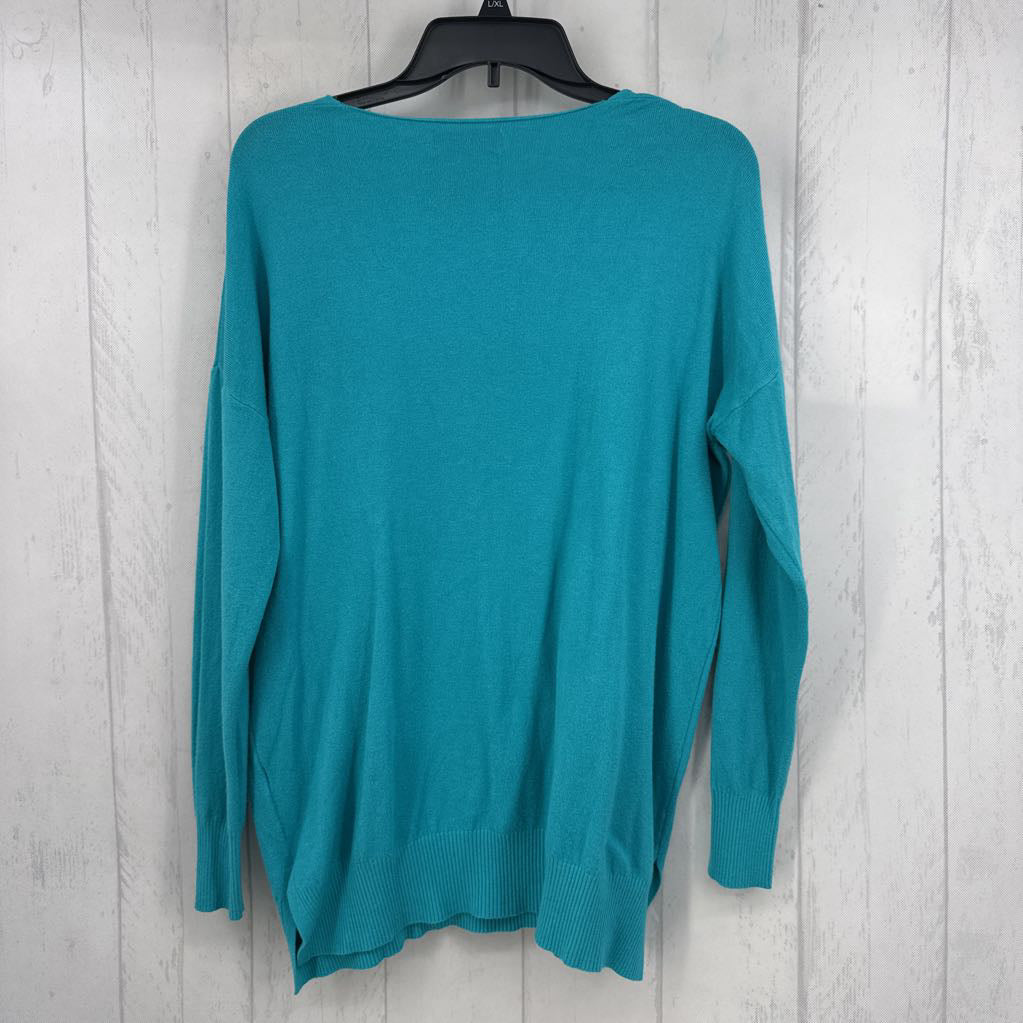 S/M v-neck l/s knit top