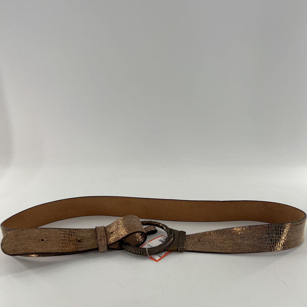 L leather embossed o-ring belt