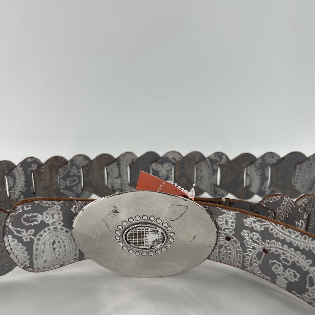 L/XL leather flo embossed silver buckle belt