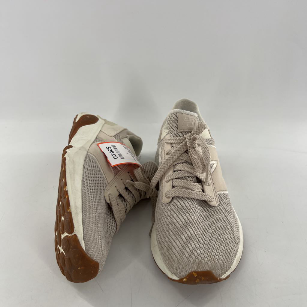 7 lace-up sneaker