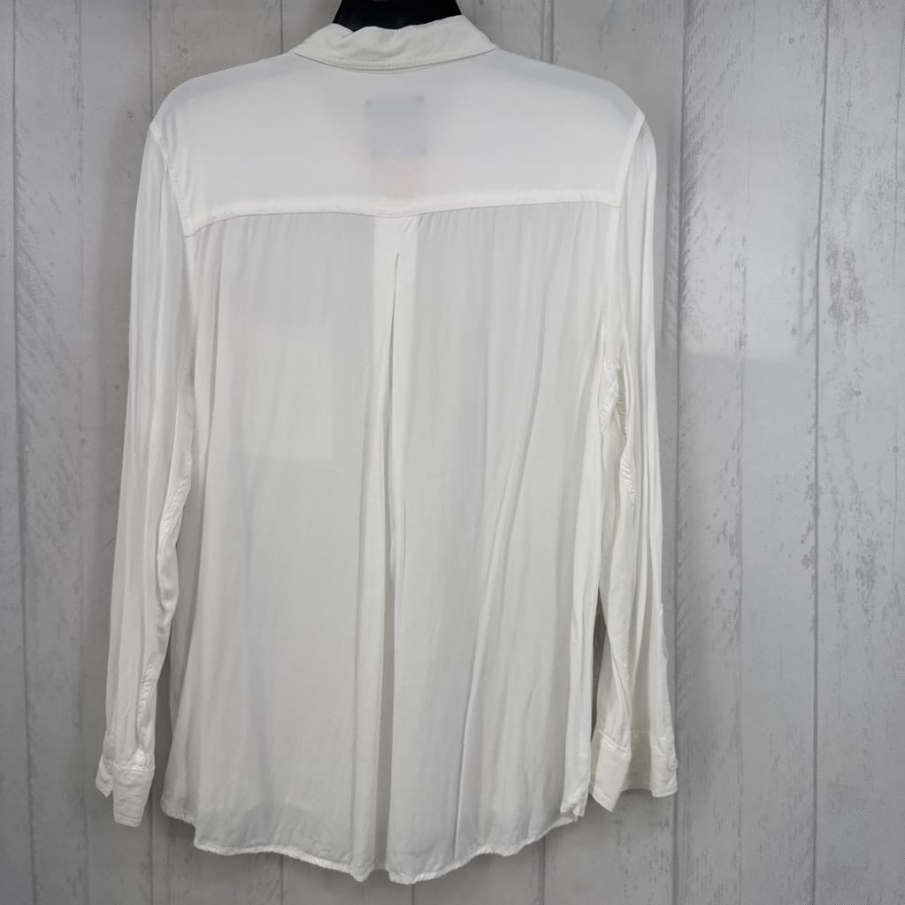 XL button down l/s top