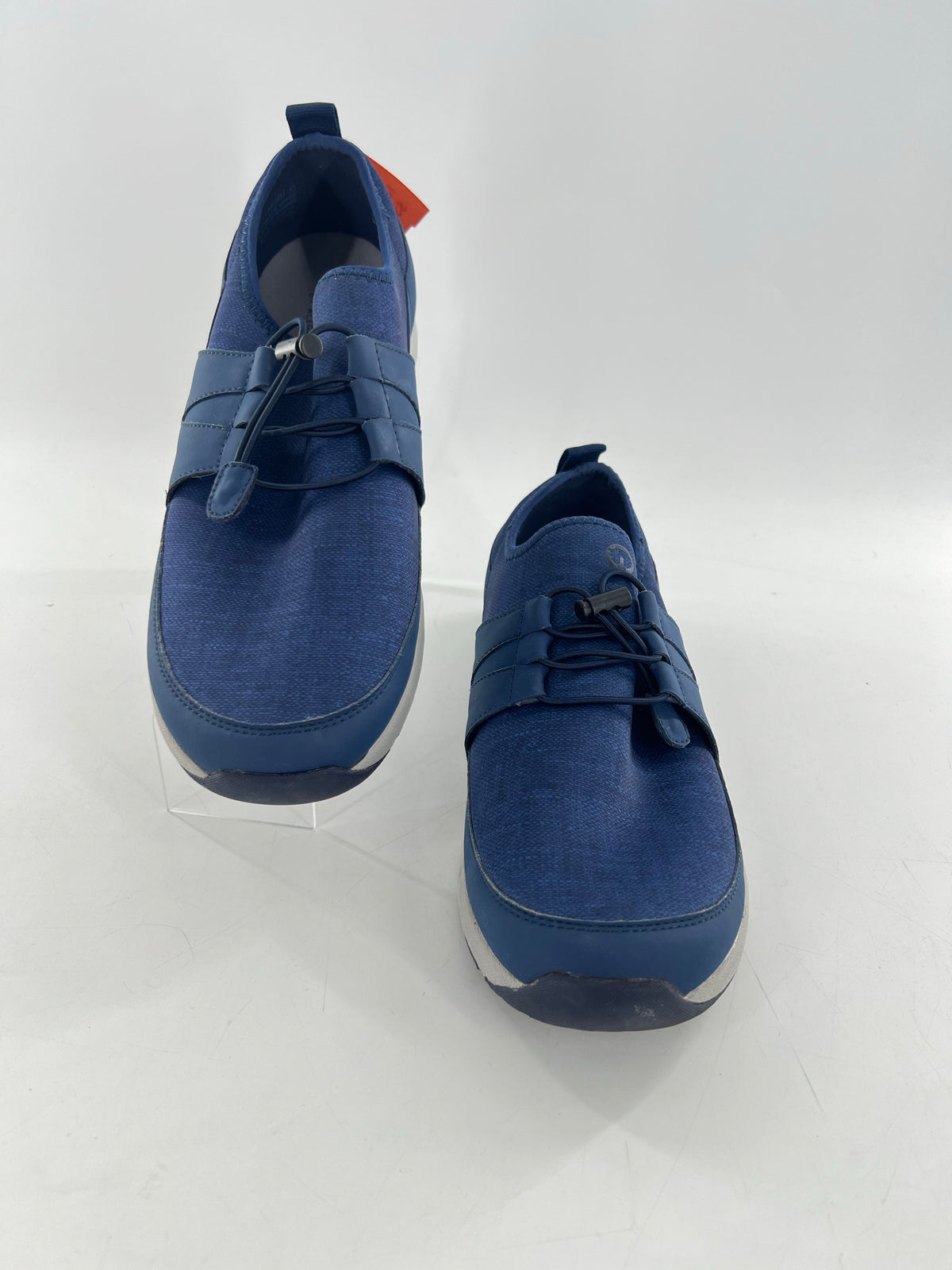 11 striped lace-up sneaker