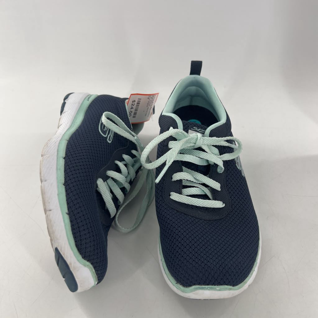 7.5 mesh lace-up sneaker
