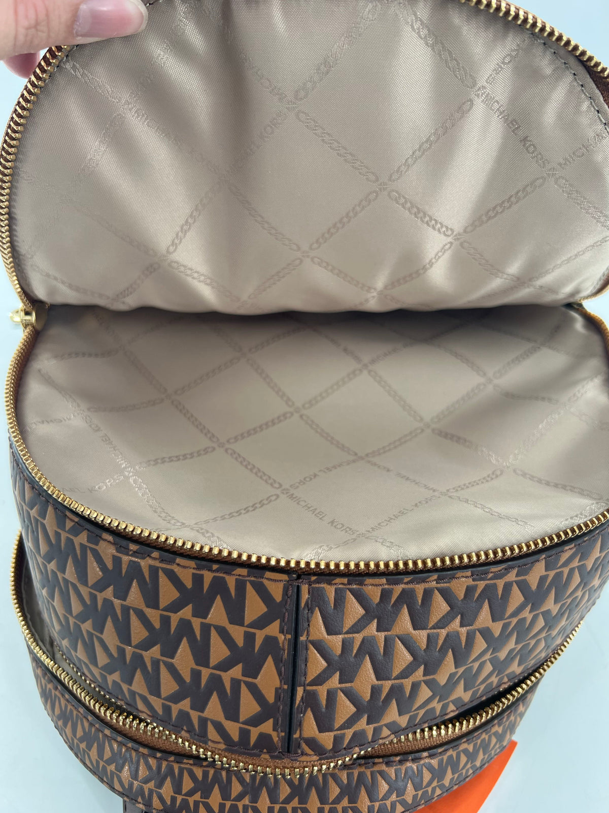 R328 monogram logo double zip med backpack
