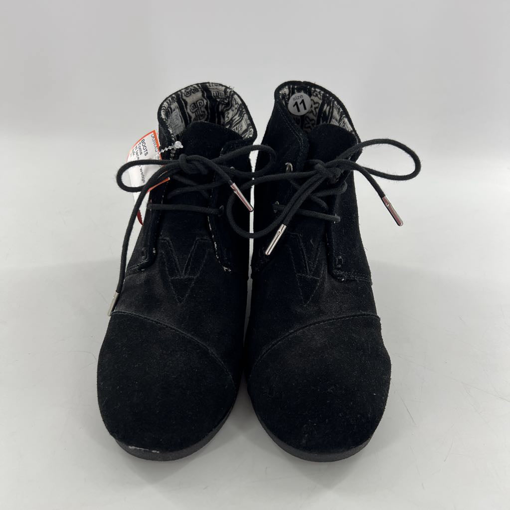 11 lace-up wedge heel bootie