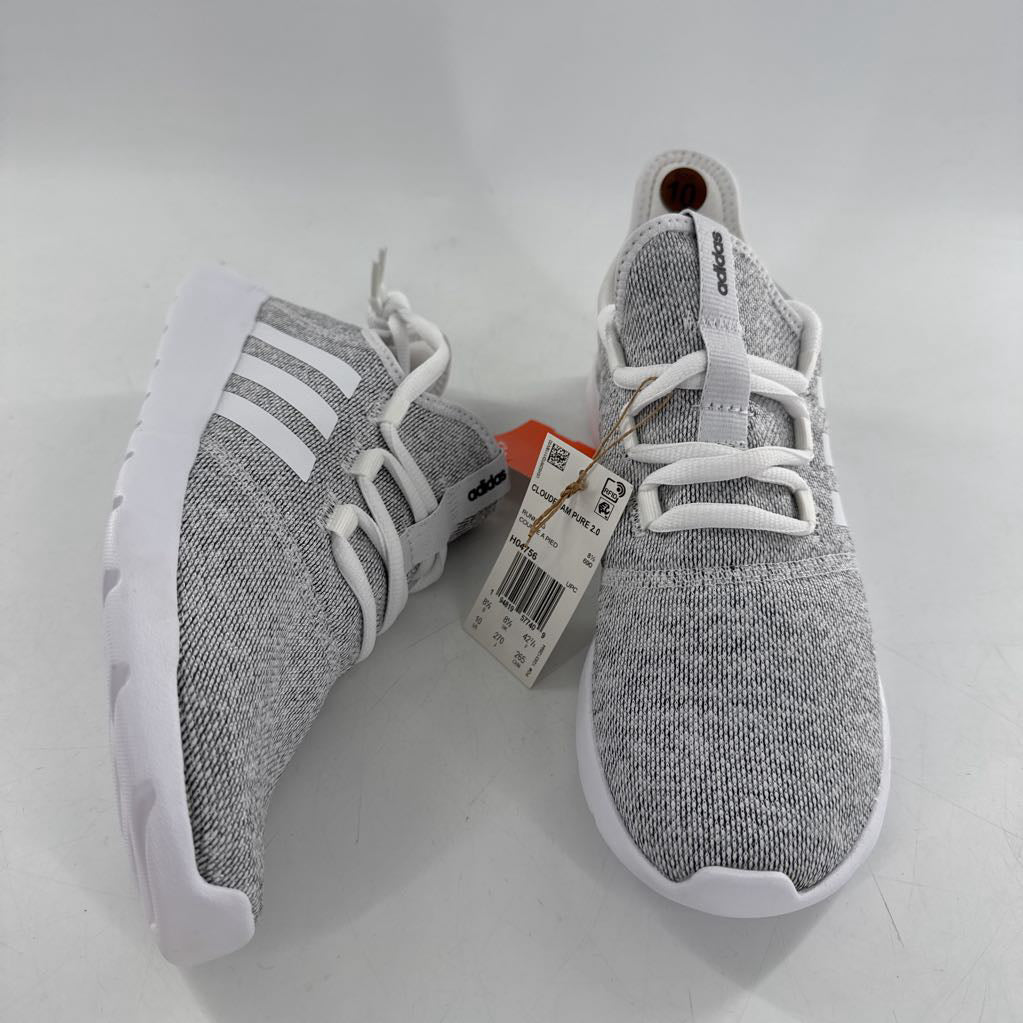 10 lace-up sneaker