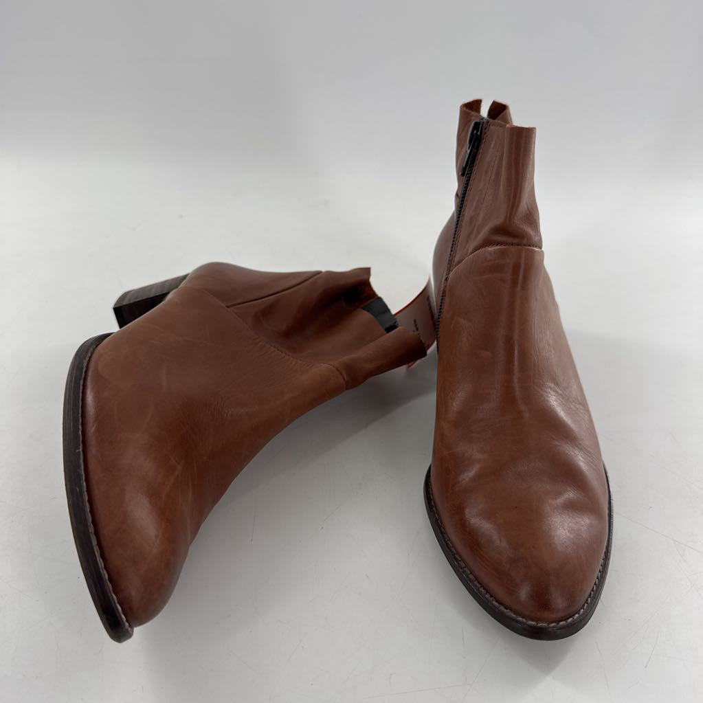 8 leather ankle boot