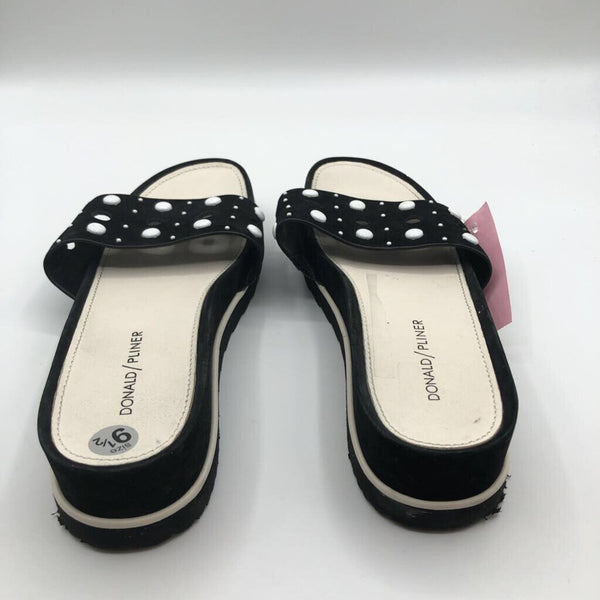 9.5 slide sandals