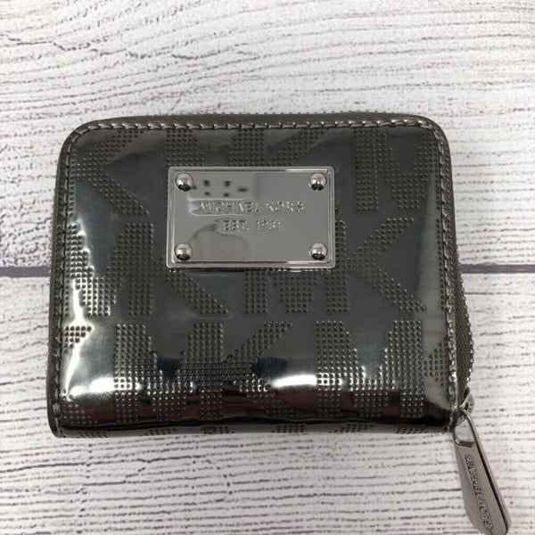 zip around metallic sm wallet