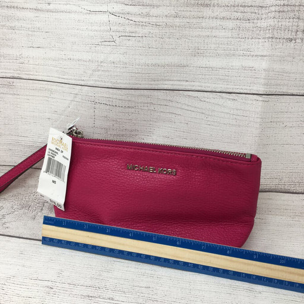 R78 Rhea wristlet