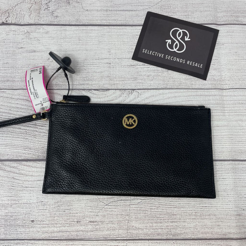 pebbled clutch/wristlet