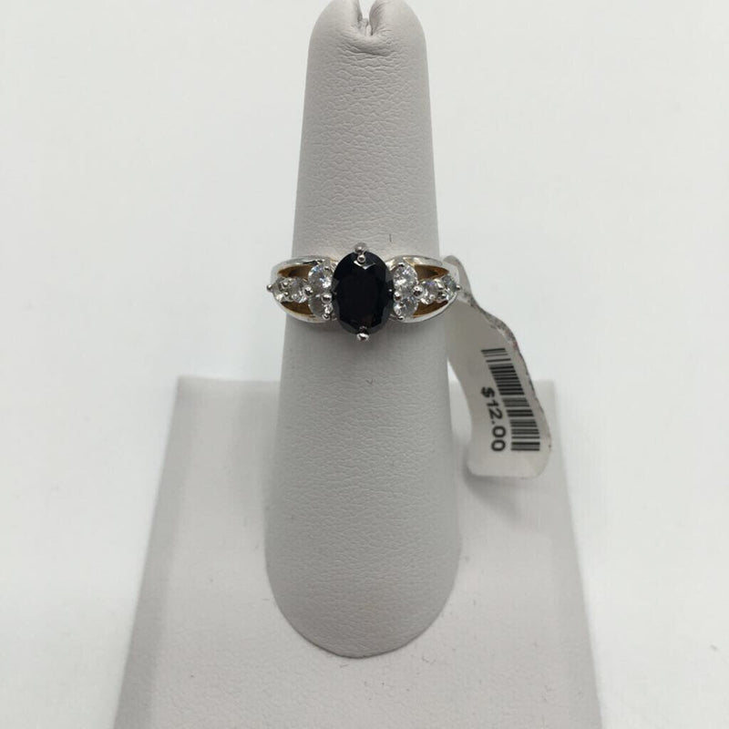 Sz 6 Silvertone Ring with Black Stone/Crystals