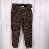 8 Leopard jean