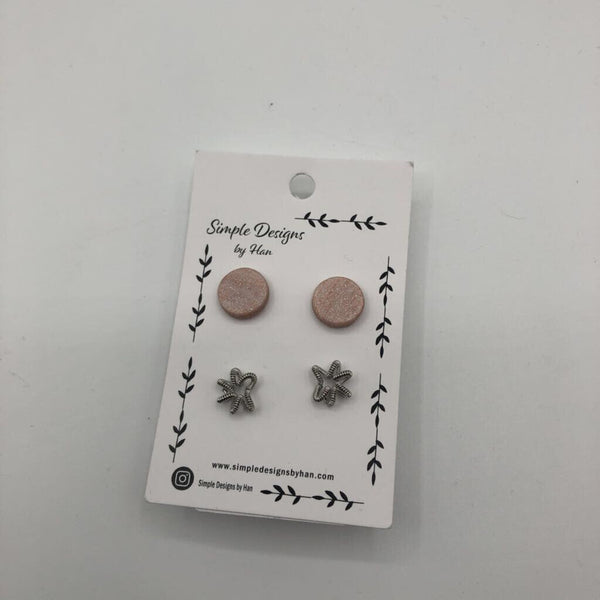 2 pair earrings, round brown & silver star