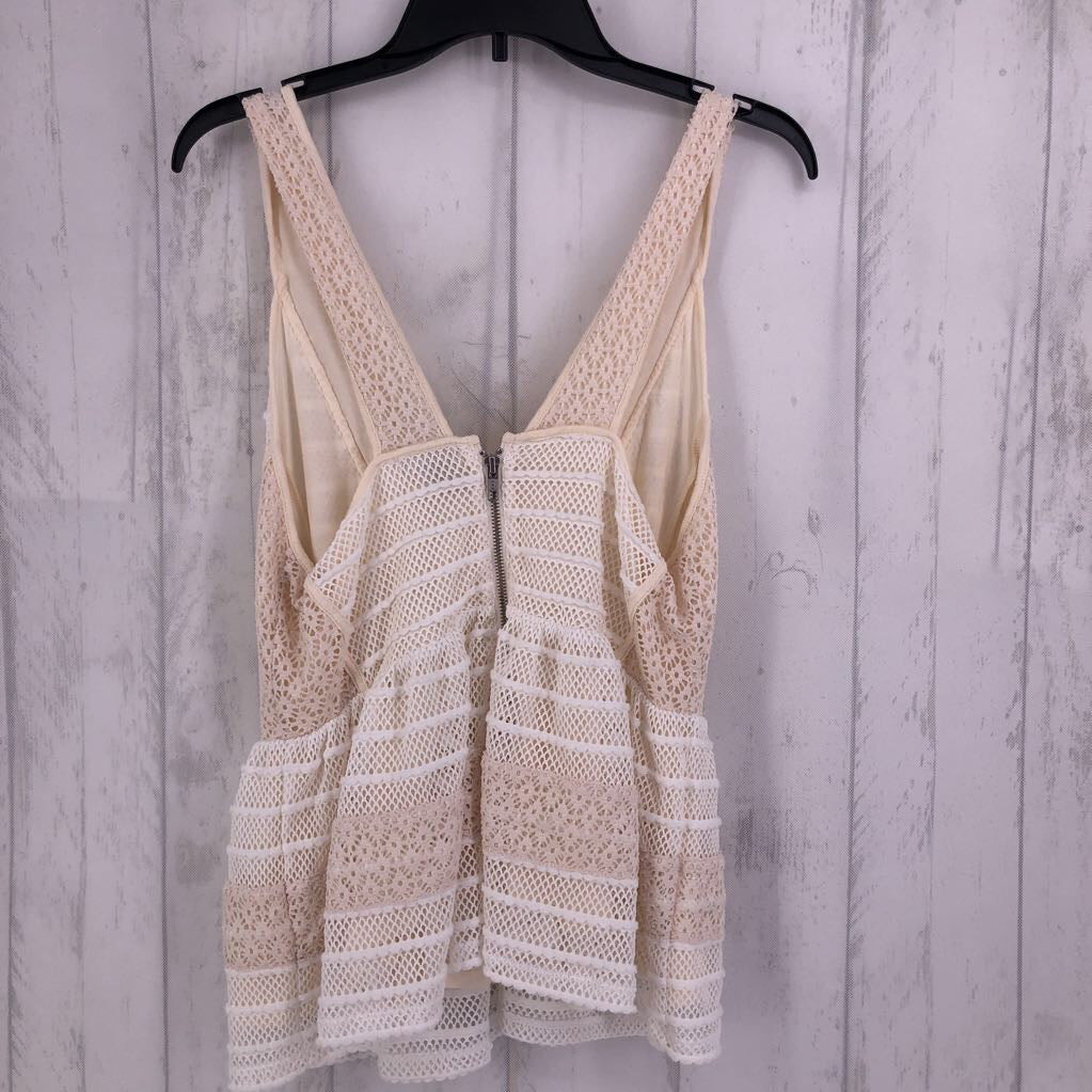 M slvls Lace over lay tank