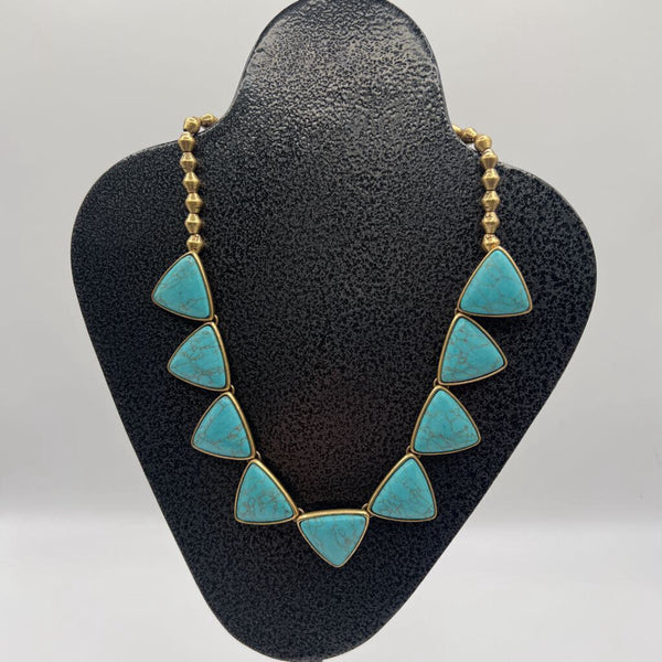 R59 Goldtone w/turquoise accent necklace