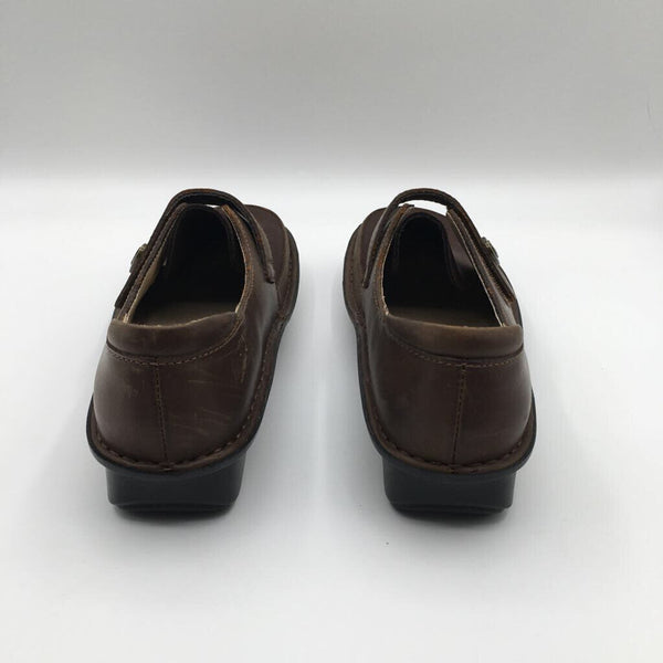 5/5.5 maryjane velcro shoes