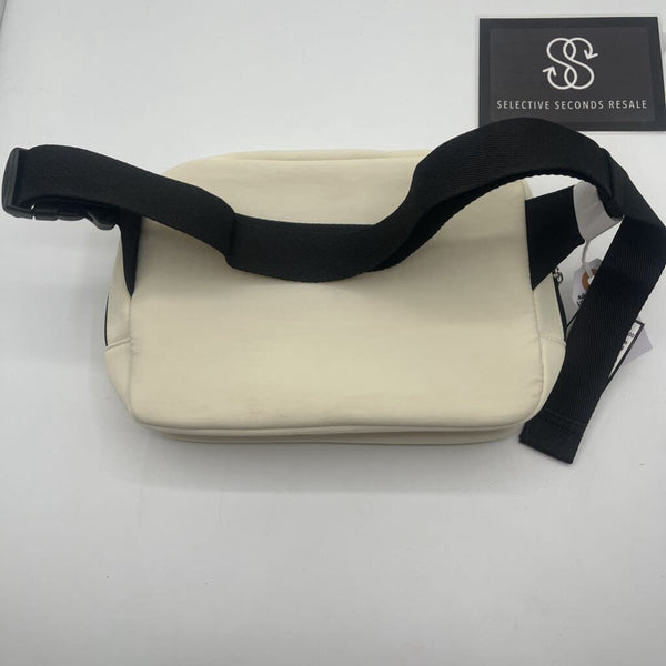 R39 Classic SLing Bag