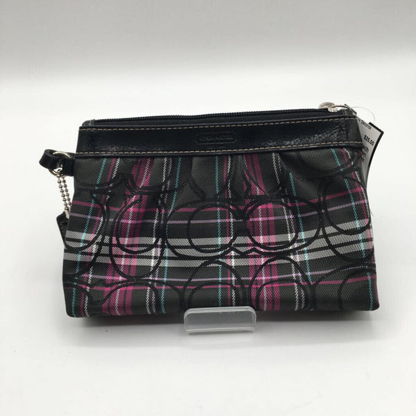 signature tartan wristlet