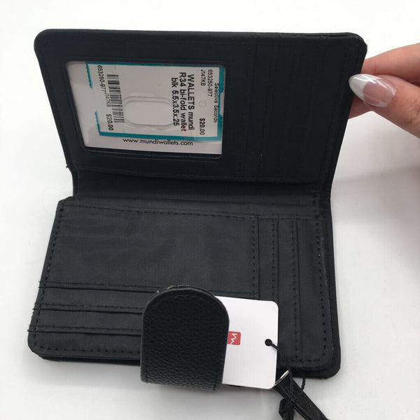 R34 bi-fold wallet