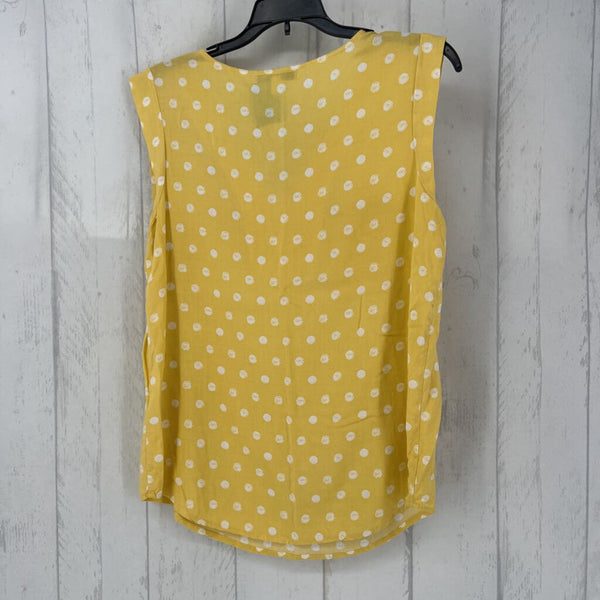 M v-neck polka dot top